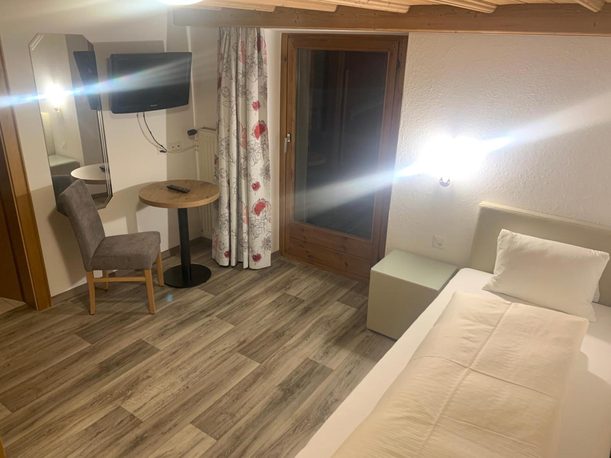 Hotel Edi سامنون المظهر الخارجي الصورة