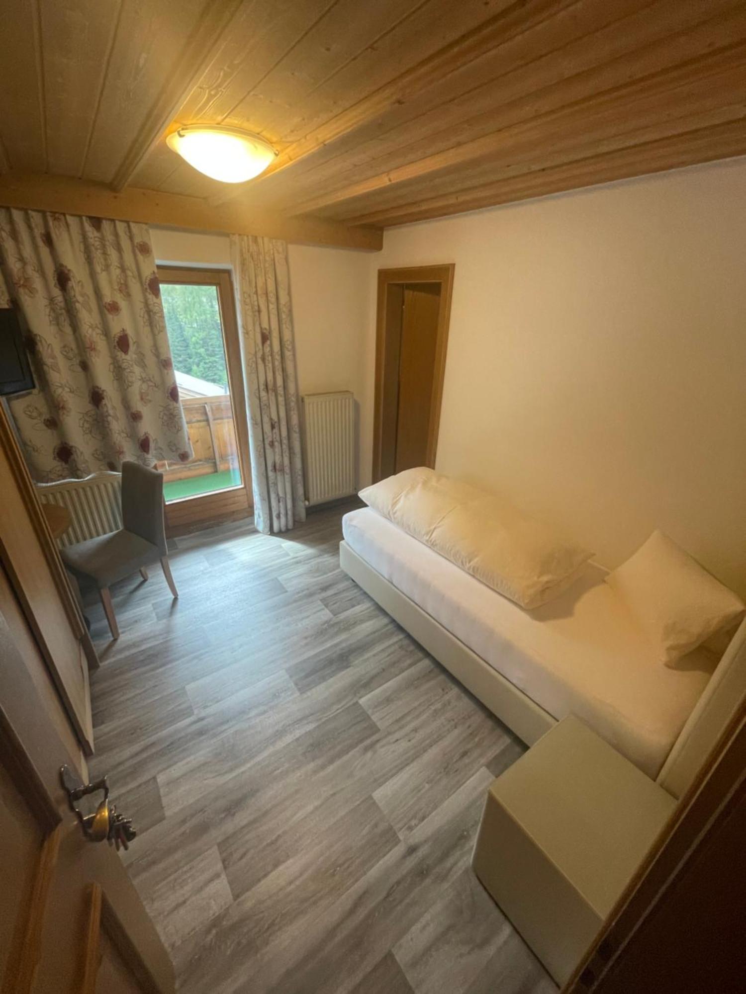 Hotel Edi سامنون المظهر الخارجي الصورة