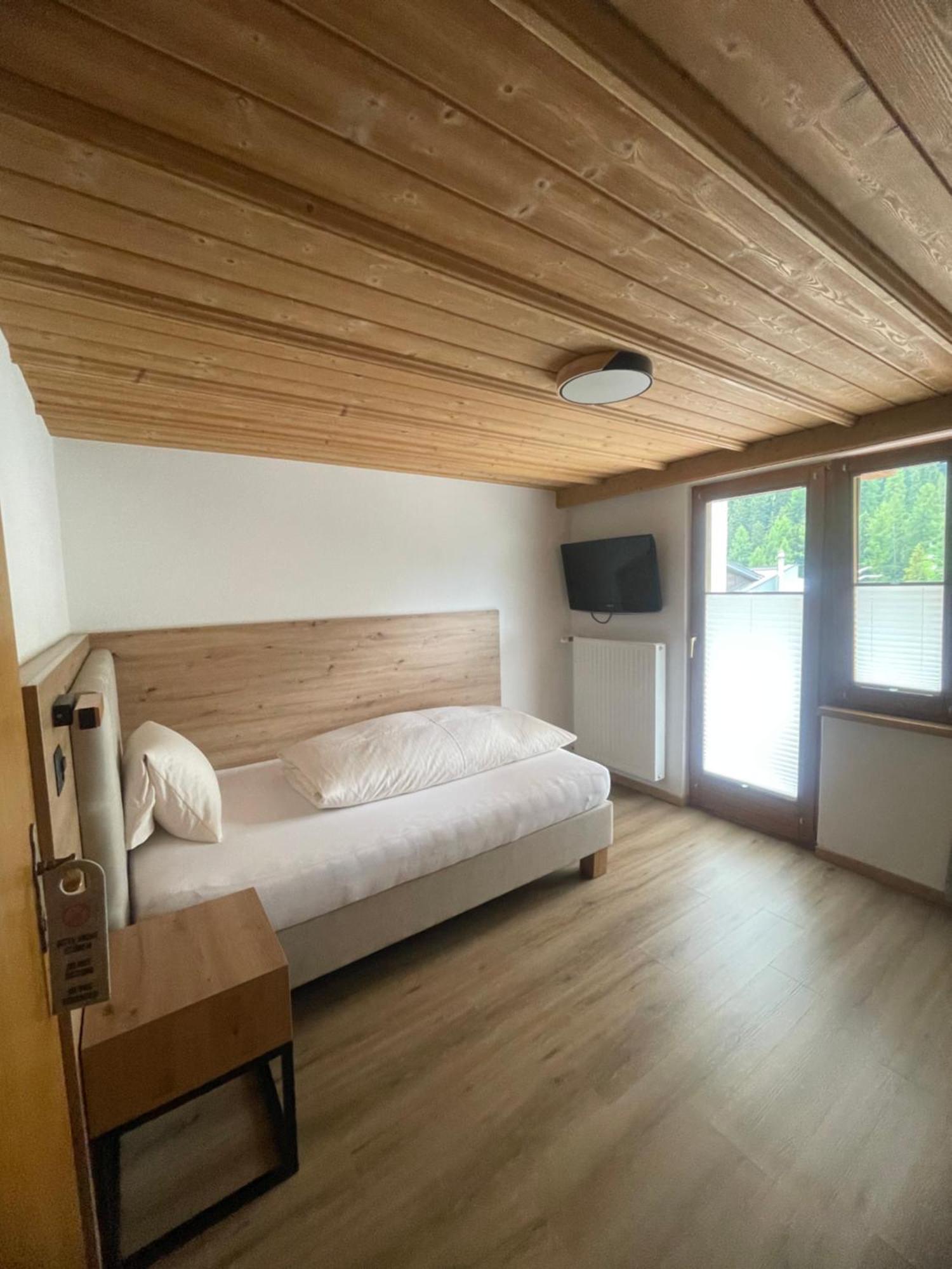 Hotel Edi سامنون المظهر الخارجي الصورة