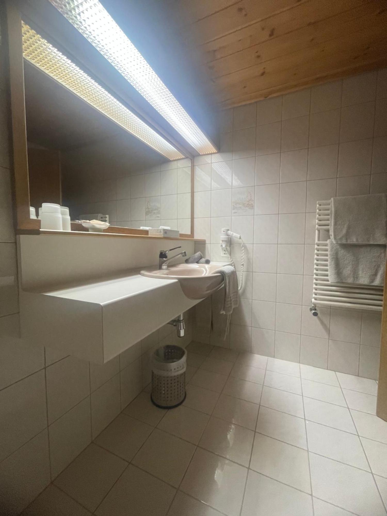 Hotel Edi سامنون المظهر الخارجي الصورة
